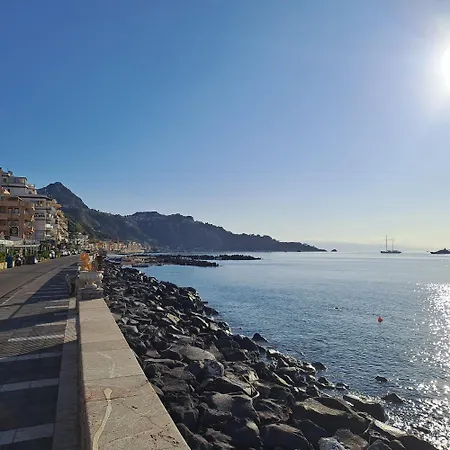 Welcoming Giardini Naxos